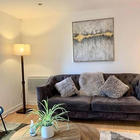 Brownberry Tree Serviced Apartment CBG Екстериор снимка