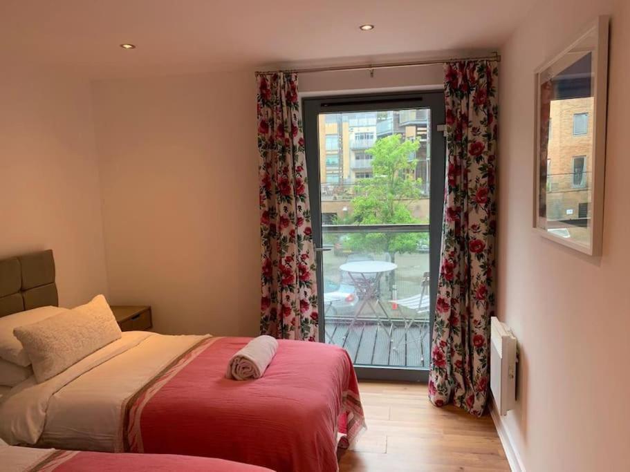 Brownberry Tree Serviced Apartment CBG Екстериор снимка