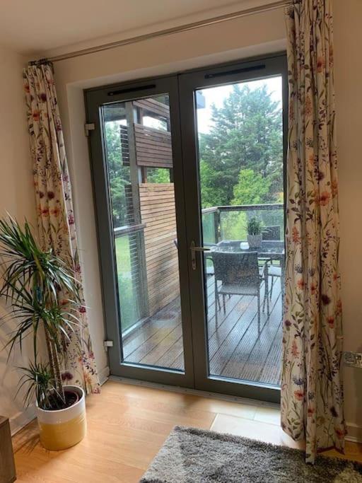 Brownberry Tree Serviced Apartment CBG Екстериор снимка