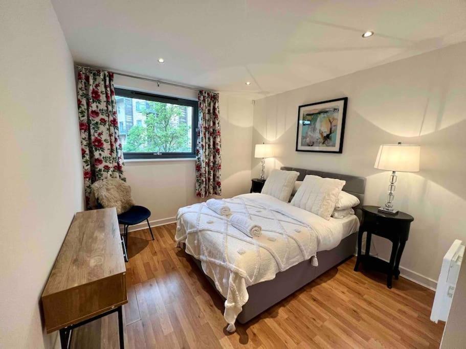Brownberry Tree Serviced Apartment CBG Екстериор снимка