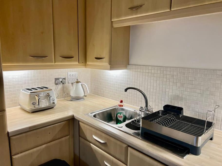 Brownberry Tree Serviced Apartment CBG Екстериор снимка